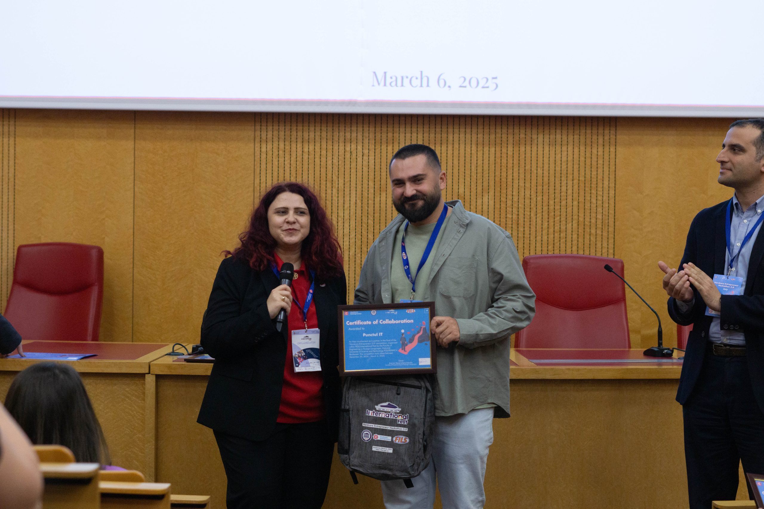 Robert Brezoaie, fondator Punctul IT, împreună cu Maria-Iuliana Dascălu, Decan al Facultății de Inginerie în Limbi Străine, UPB, la finalul evenimentului Hardcore Antreprenor
